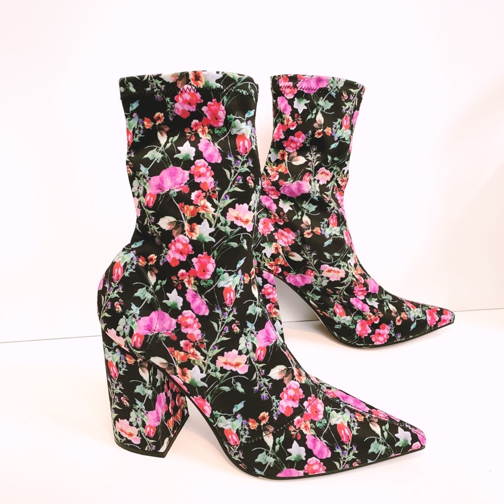 Steve Madden Lombard Floral Sock Boot 7.5